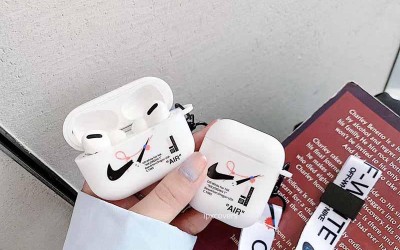 Nike Airpods 3ケース ナイキ ストラップ付き 透明感 エアーポ