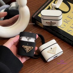 プラダブランドairpods Pro2ケースprada ハンドストラップ付き